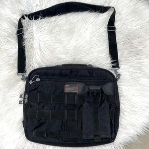 Oakley tactical laptop shoulder bag black 15”